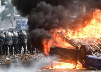 Buenos Aires Turmoil: Evaluating President Milei’s Austerity Policies Amid Civil Unrest