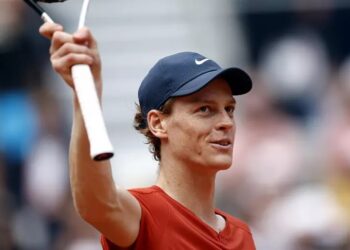 Italian Tennis on the Rise: Sinner Claims ATP Summit, Berrettini Climbs to 30th, Darderi Soars to 34th