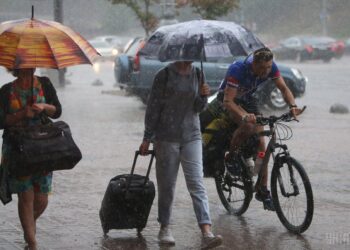 Kyiv Flooded: Thunderstorm Brings Heavy Rain and Alerts Issued