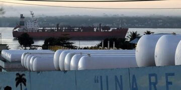Russian Oil Tanker Docks in Cuba Amid US Blockade; Trump Allows Delivery, Claims Island is “Finished”