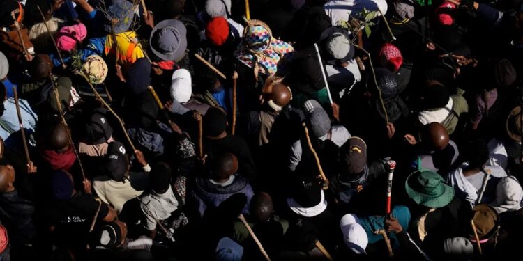 South Africa: Xenophobic Vigilante Mobs Target Migrants as Tens of Thousands Flee